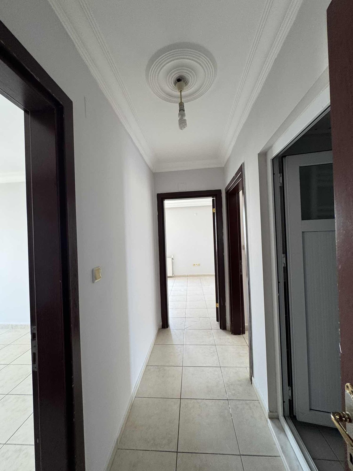 Barbaros mahallesi Özgecan civarı kiralık geniş oturum daire